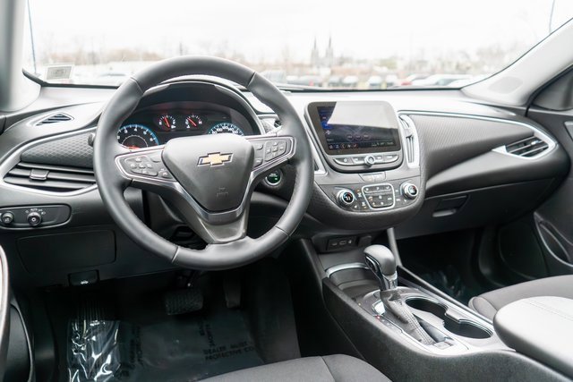 Used 2025 Chevrolet Malibu LT w/ Sport Edition image 14