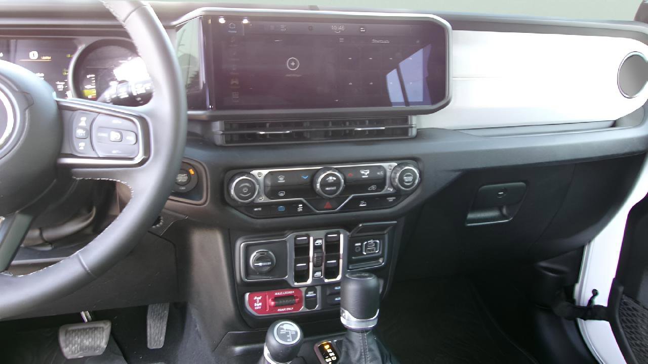 Used 2025 Jeep Wrangler Sport S AWD/4WD image 12