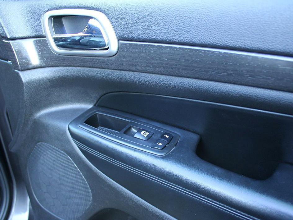 Used 2018 Jeep Grand Cherokee Altitude image 26