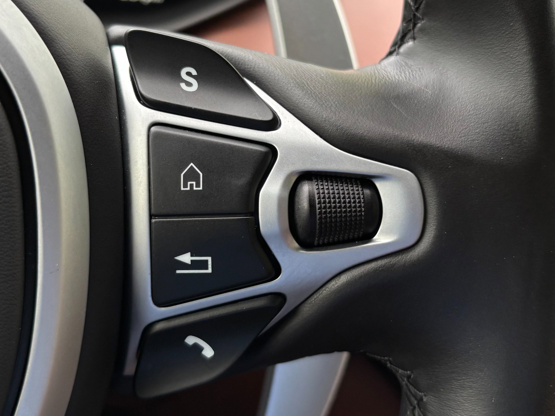 Used 2020 Aston Martin V8 Vantage Coupe RWD image 29