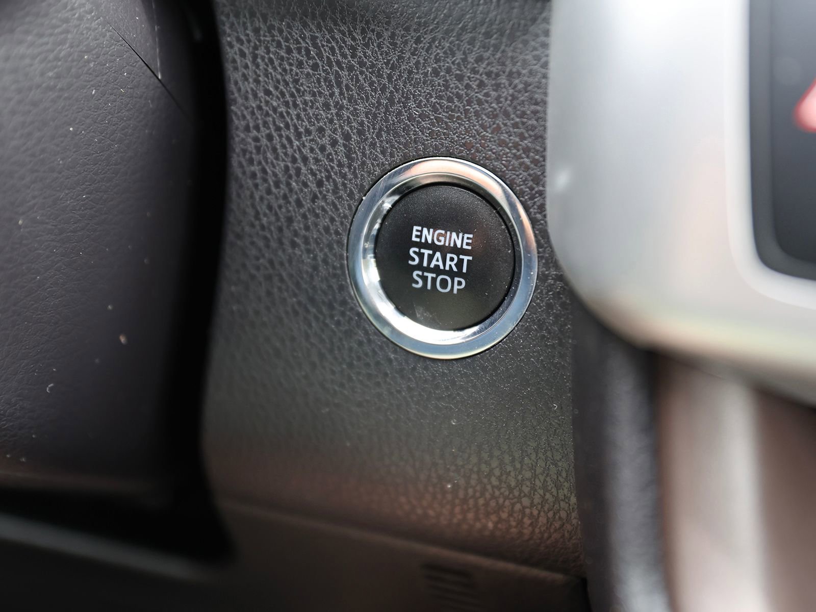 Used 2019 Toyota Highlander XLE AWD/4WD image 32
