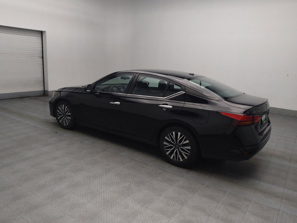 Used 2023 Nissan Altima 2.5 SV image 3
