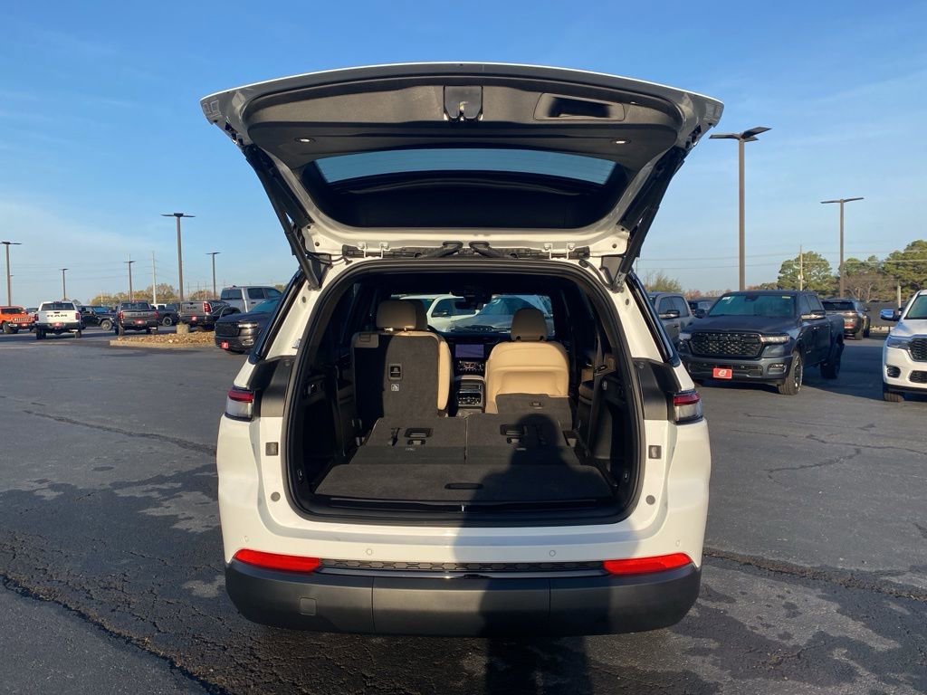 New 2025 Jeep Grand Cherokee L Limited image 45