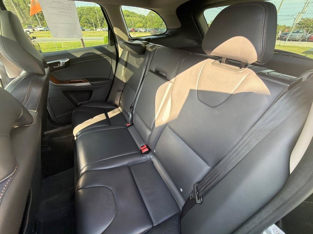 Used 2017 Volvo XC60 T5 Inscription w/ Preferred Option Package FWD image 29