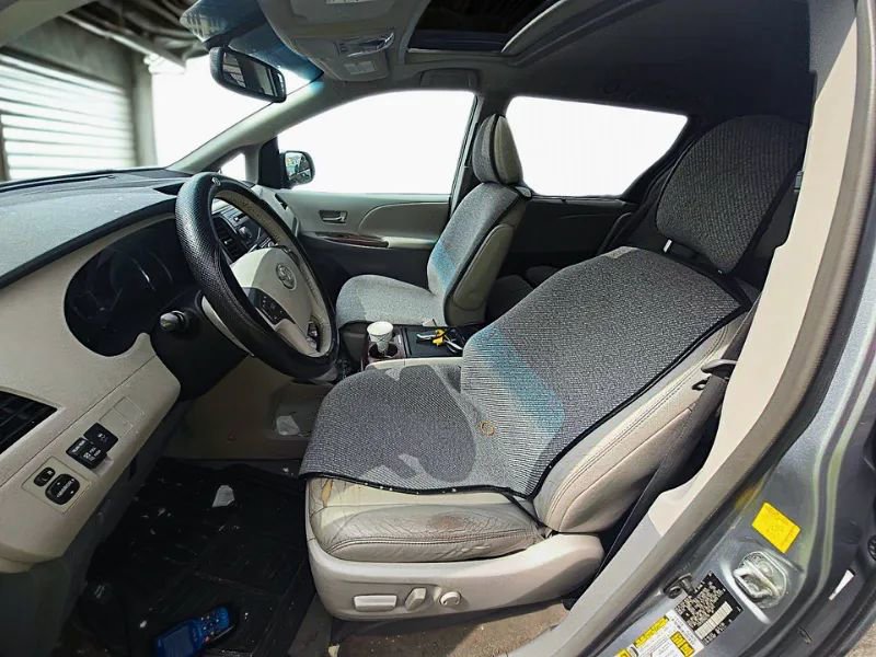 Used 2011 Toyota Sienna XLE AWD/4WD image 8