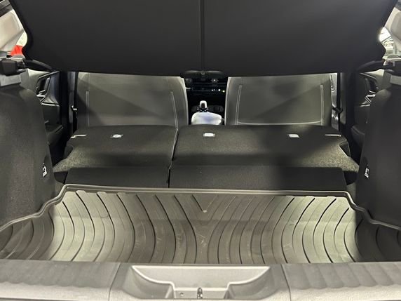 New 2026 Toyota Prius LE FWD image 43