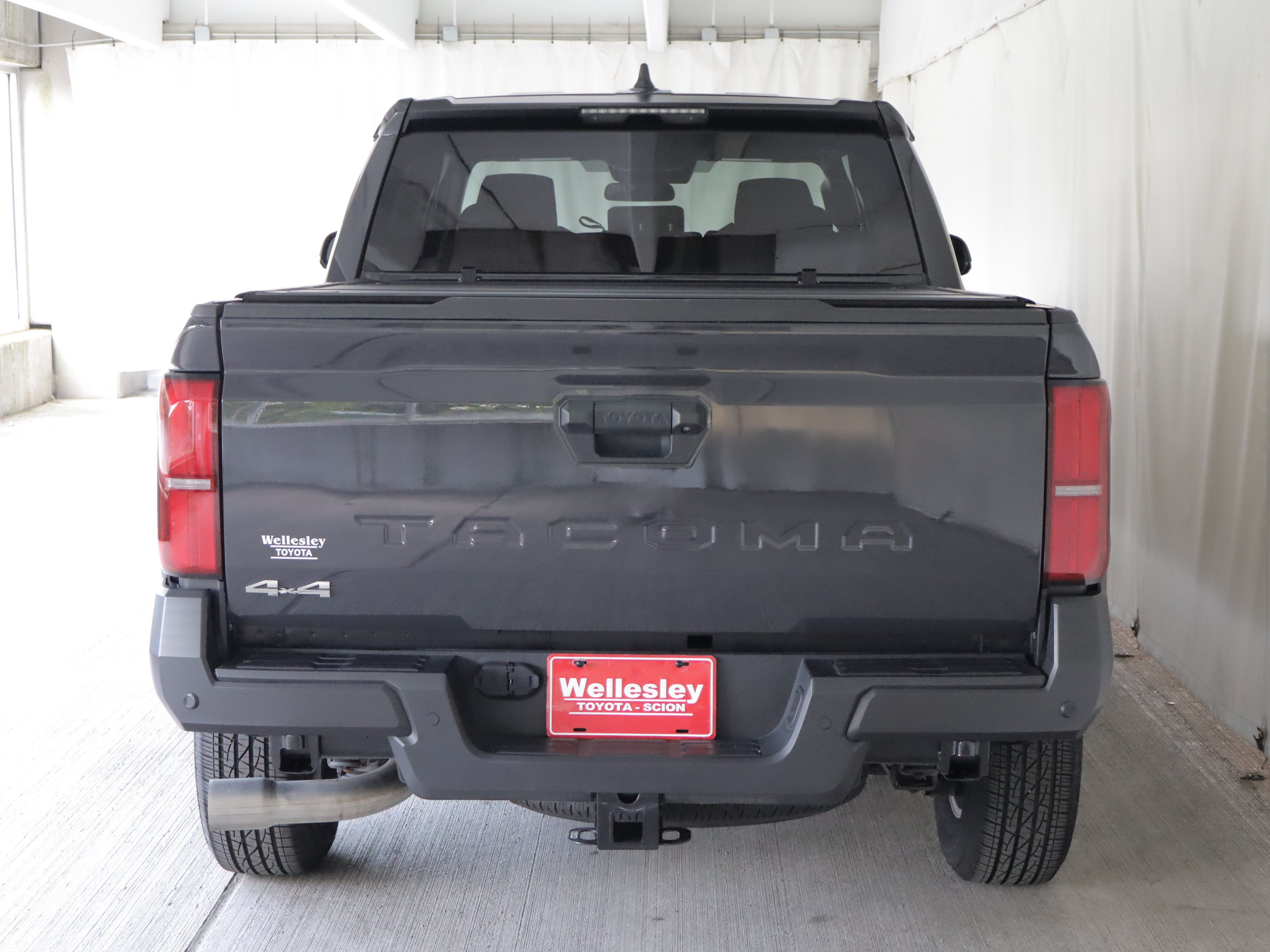 Used 2025 Toyota Tacoma SR AWD/4WD image 25