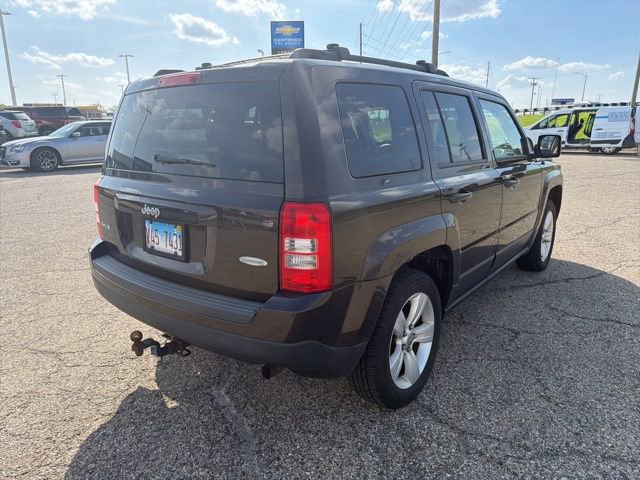 Used 2014 Jeep Patriot Latitude AWD/4WD image 5