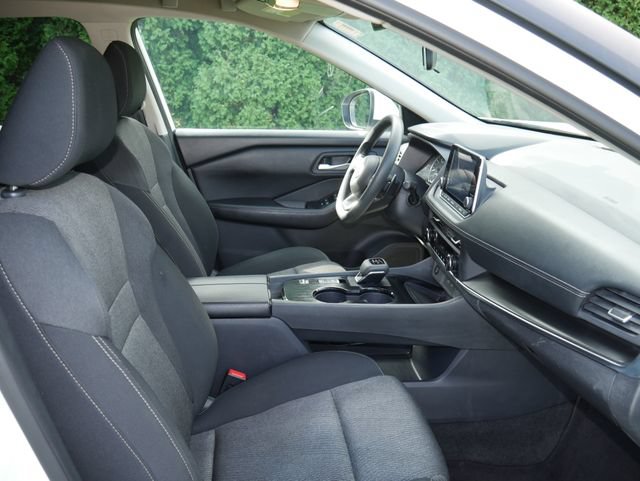 Used 2024 Nissan Rogue SV FWD image 23