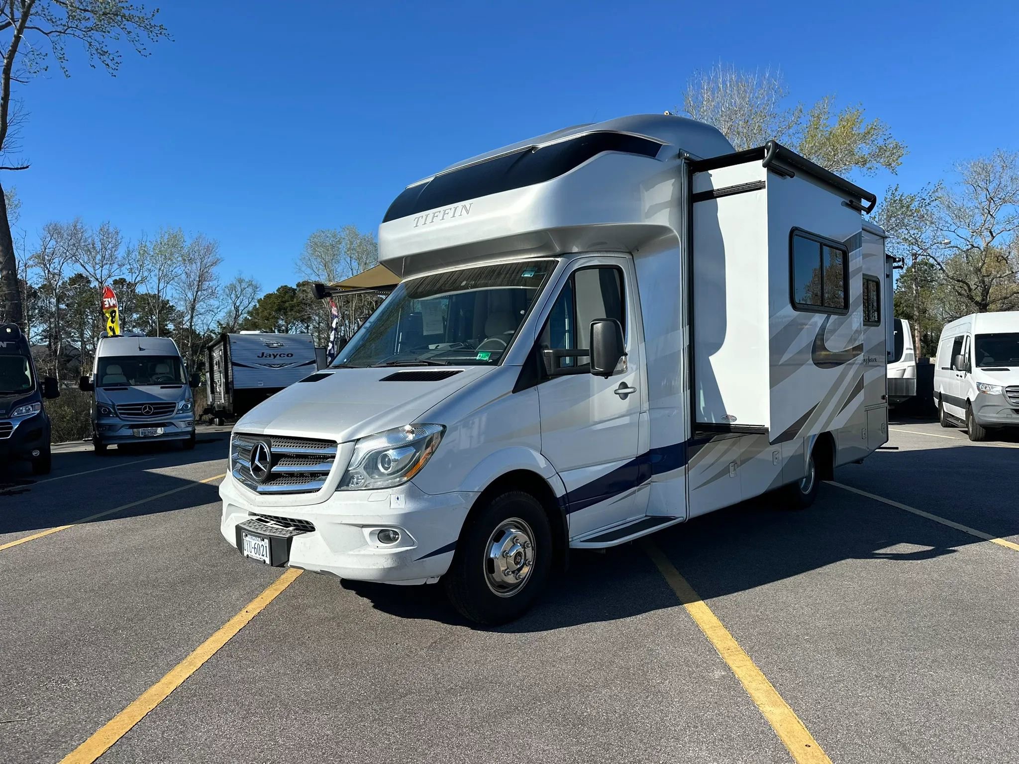 Used 2017 Mercedes-Benz Sprinter 3500 image 7