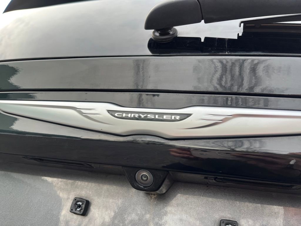 Used 2023 Chrysler Voyager LX image 8