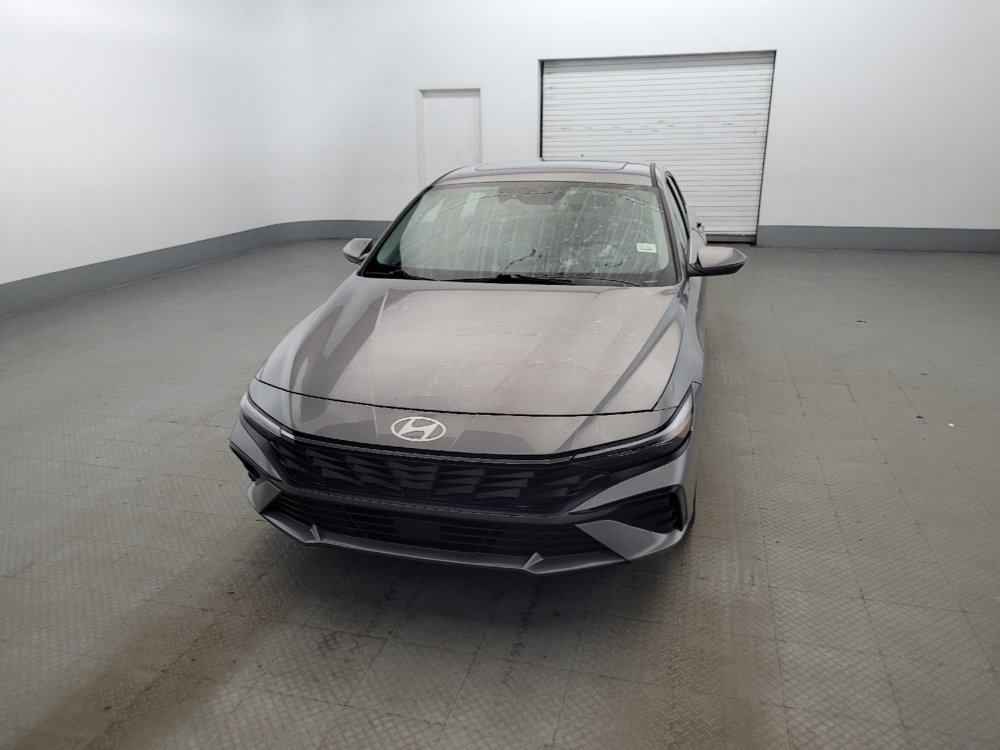 Used 2025 Hyundai Elantra Limited FWD image 15