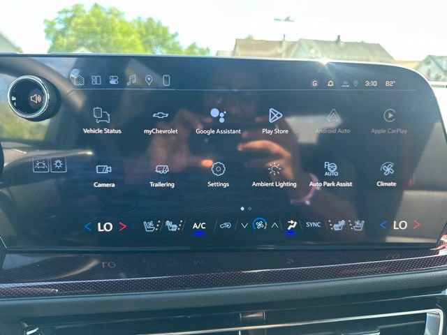 New 2026 Chevrolet Traverse RS w/ LPO, Floor Liner Package AWD/4WD image 17