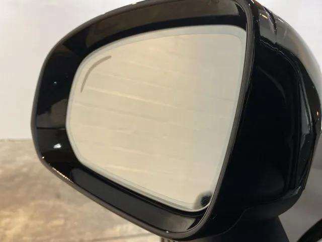 Used 2025 Volvo XC60 B5 Core AWD/4WD image 98