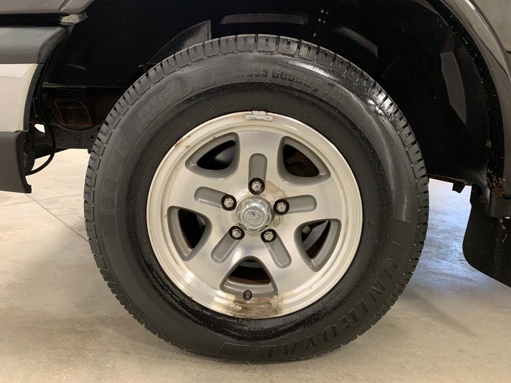 Used 2004 MAZDA B-Series Pickup SE w/ Convenience Pkg RWD image 15