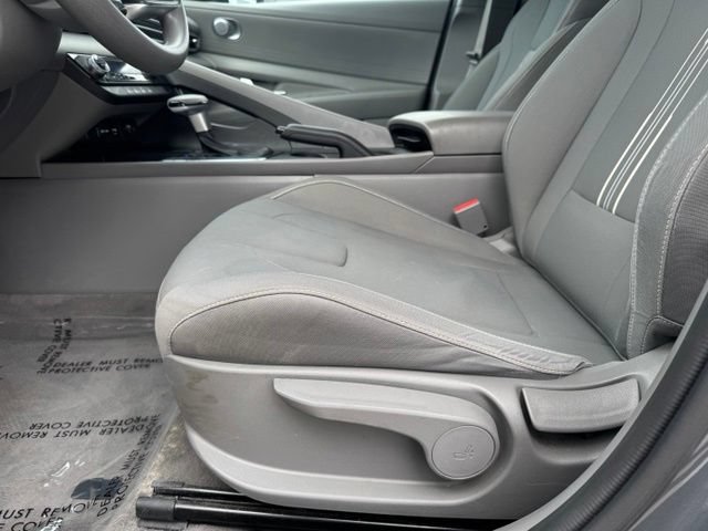 Used 2023 Hyundai Elantra SEL FWD image 5