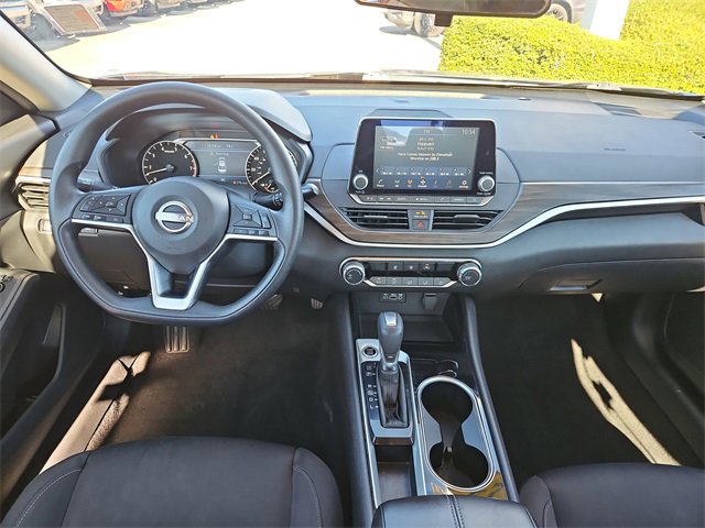 Used 2024 Nissan Altima 2.5 SV image 8