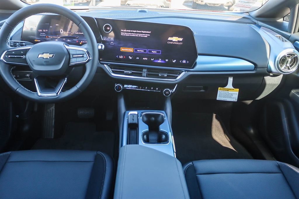 Used 2026 Chevrolet Equinox EV LT FWD image 11
