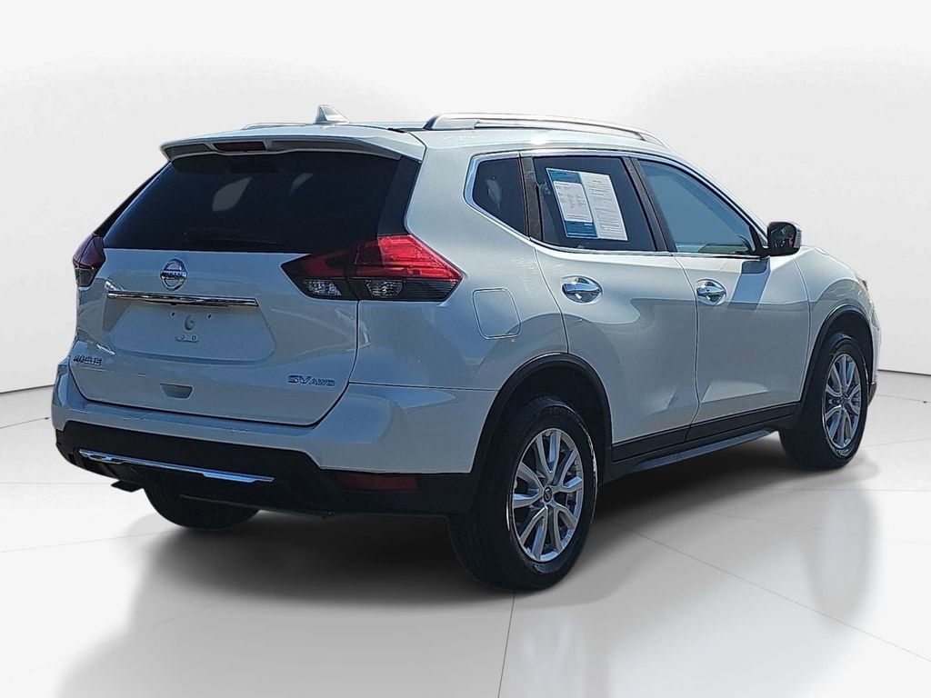 Used 2017 Nissan Rogue SV AWD/4WD image 6