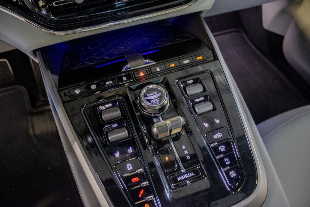 New 2025 Aston Martin DBX 707 image 15
