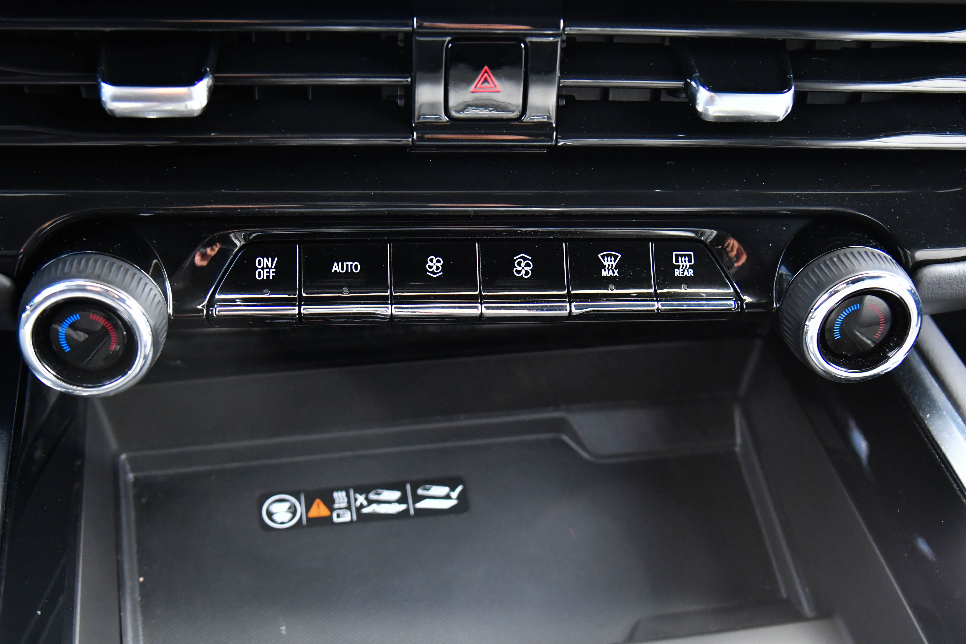 Used 2025 Chevrolet Tahoe LT image 34