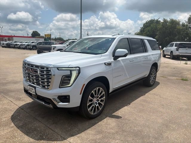 New 2026 GMC Yukon XL Denali w/ Sun & Power Step Package AWD/4WD image 2