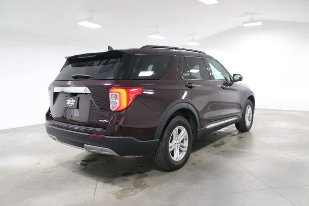 Used 2023 Ford Explorer XLT w/ Equipment Group 202A AWD/4WD image 12
