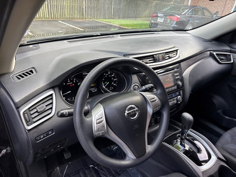 Used 2015 Nissan Rogue SV AWD/4WD image 16
