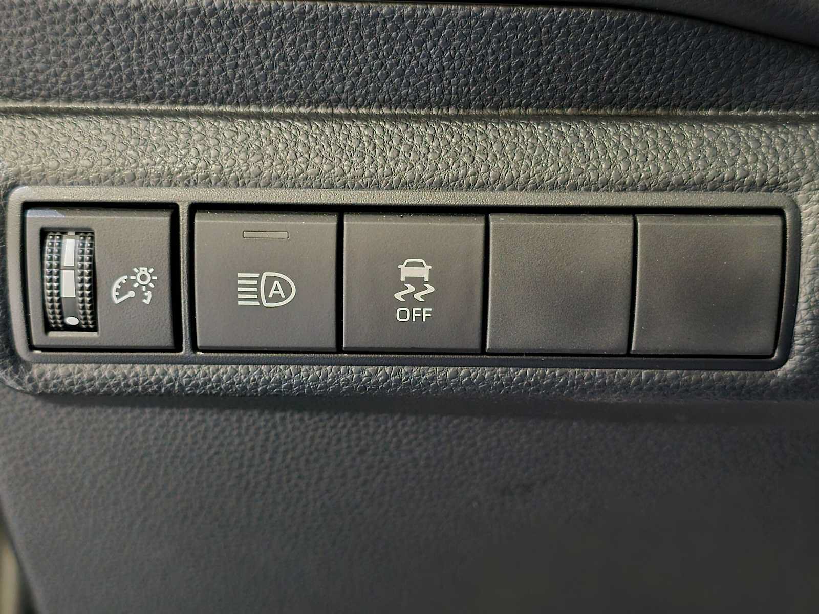 Certified 2025 Toyota Corolla SE FWD image 18