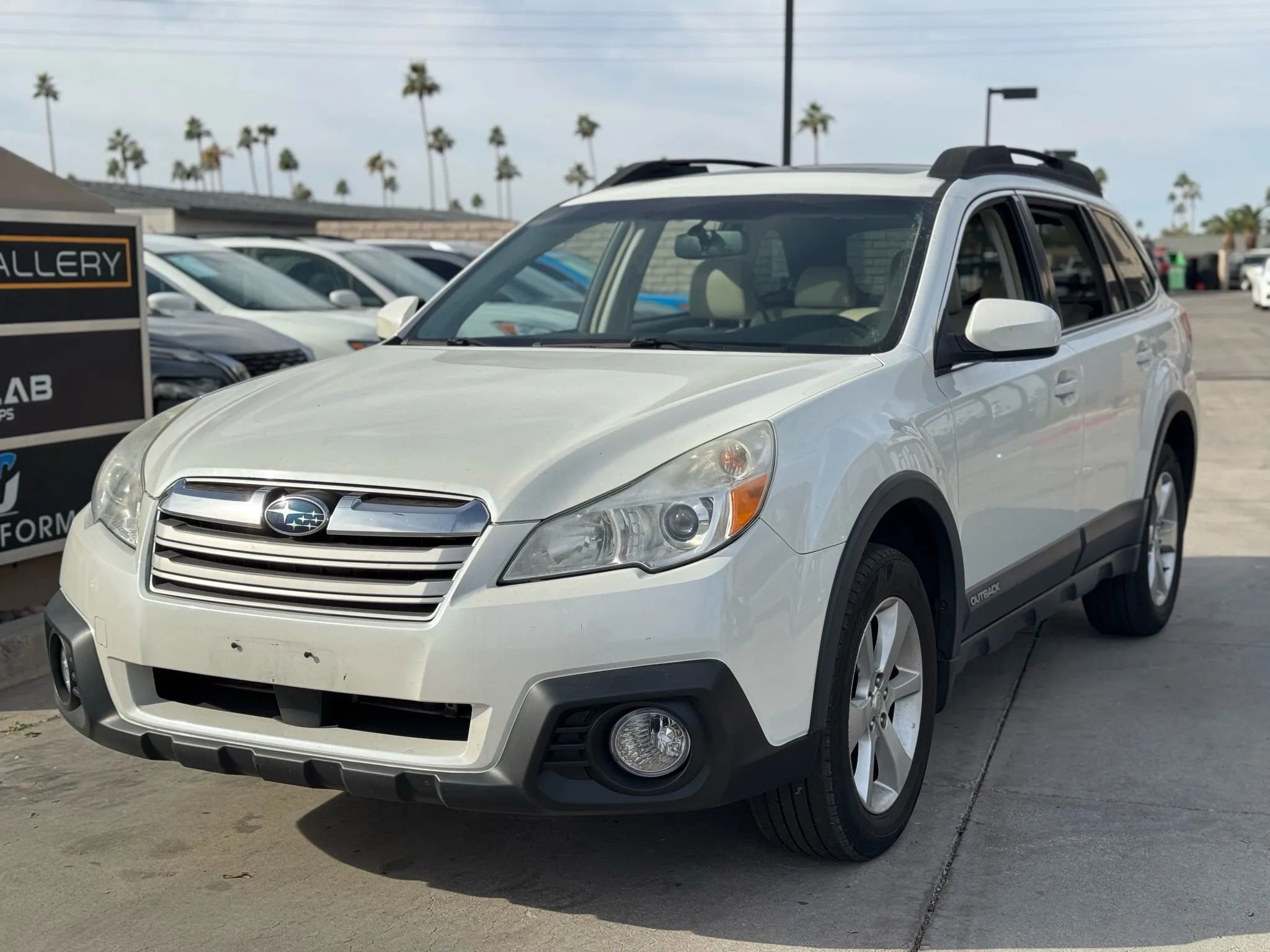 Used 2013 Subaru Outback 2.5i Limited w/ Moonroof Pkg image 2