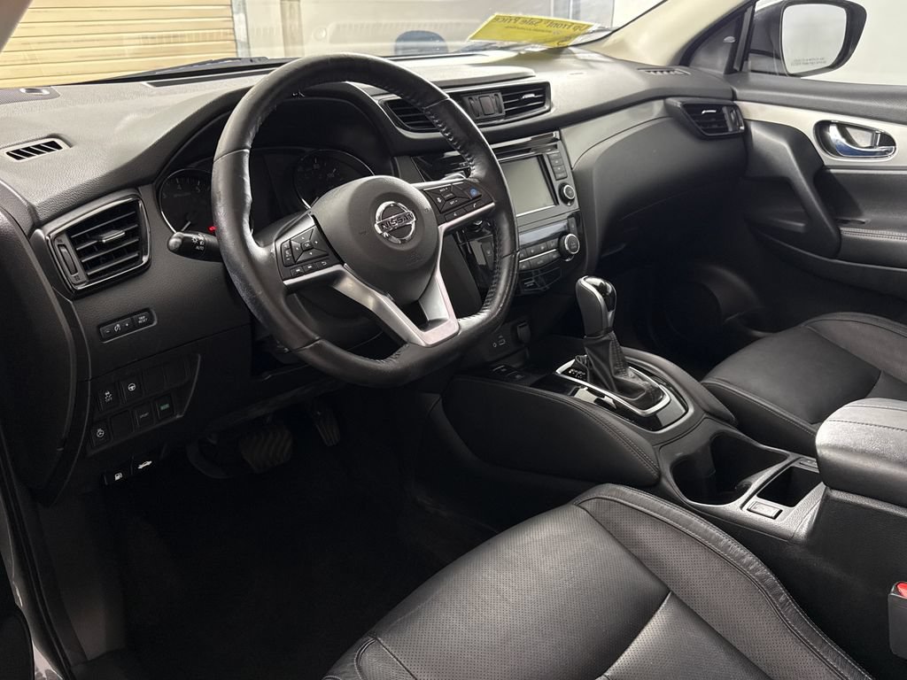 Used 2020 Nissan Rogue Sport SL FWD image 13