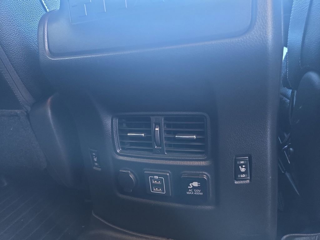 Used 2019 Nissan Titan PRO-4X w/ Pro-4x Convenience Package image 19