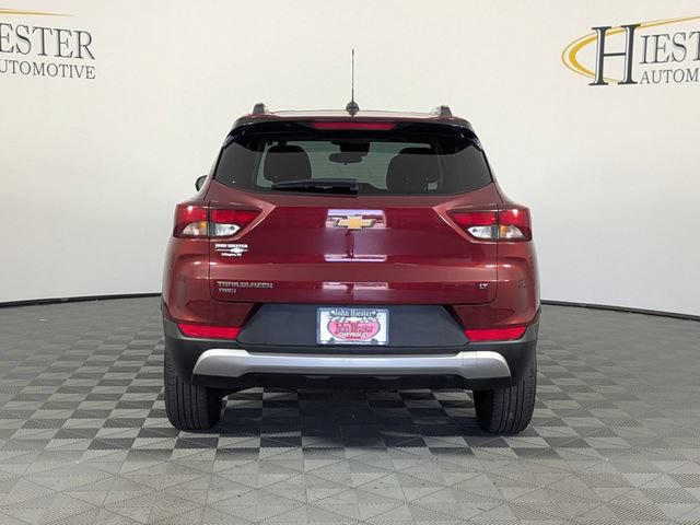 Used 2025 Chevrolet TrailBlazer LT AWD/4WD image 3