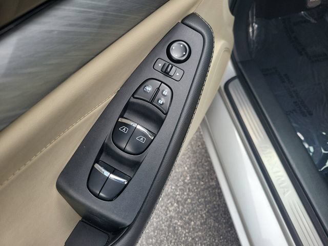 Used 2016 Nissan Maxima 3.5 SV w/ Interior Lighting Package FWD image 14