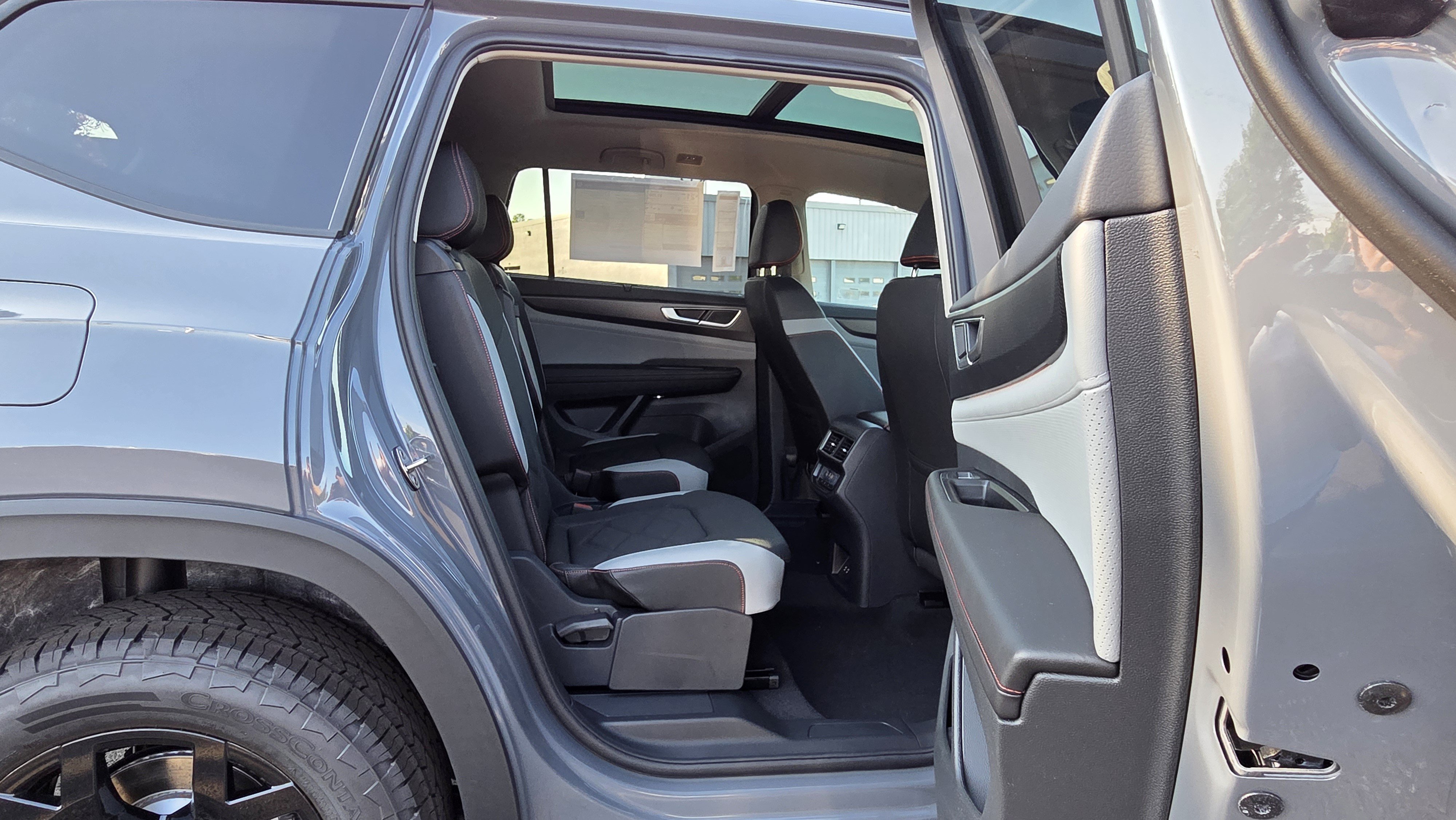 New 2026 Volkswagen Atlas Peak Edition AWD/4WD image 35