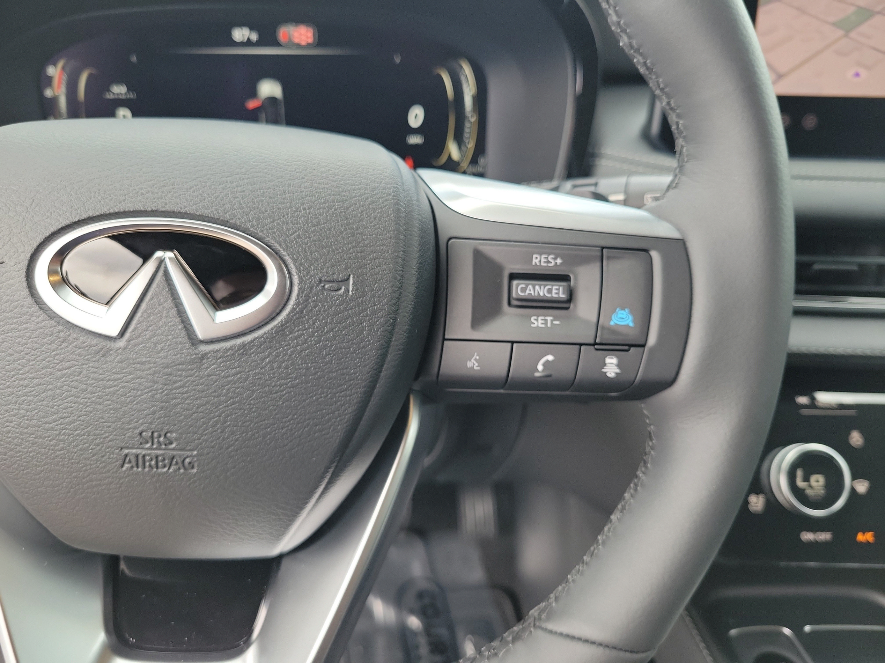 New 2027 INFINITI QX60 Luxe w/ Cargo Package FWD image 15