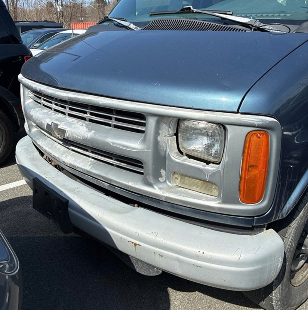 Used 1999 Chevrolet Express 3500 Extended RWD image 33