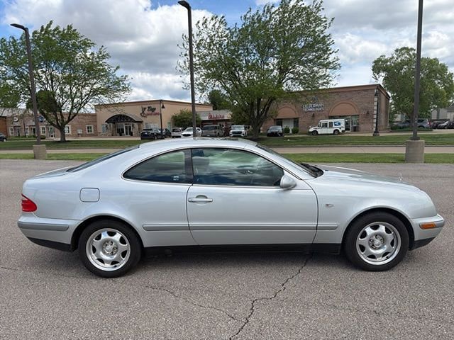 Used 1999 Mercedes-Benz CLK 320 Coupe image 11