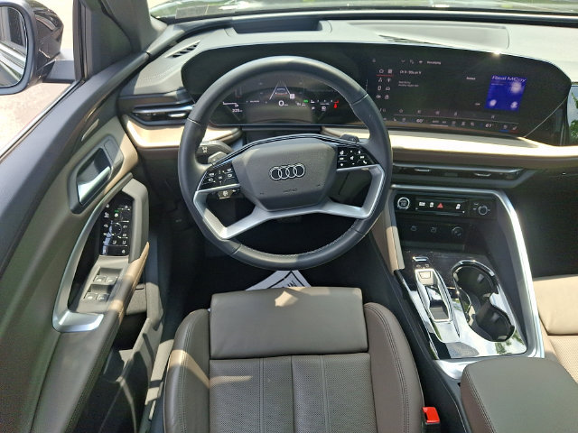 Used 2025 Audi Q5 Premium Plus w/ Premium Plus AWD/4WD image 11