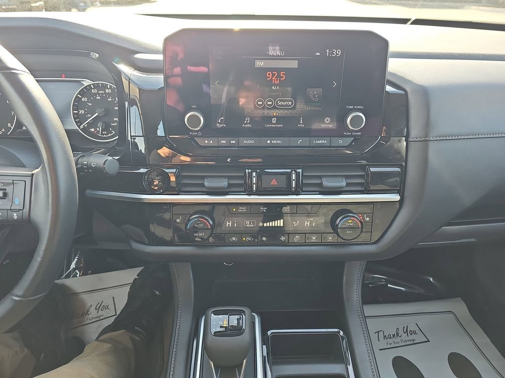 Used 2025 Nissan Pathfinder SV image 25