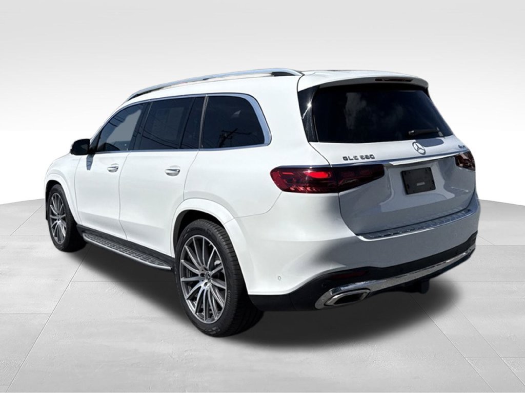 Used 2025 Mercedes-Benz GLS 580 4MATIC image 5