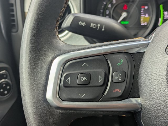 Used 2024 Jeep Wrangler Unlimited Sahara AWD/4WD image 23