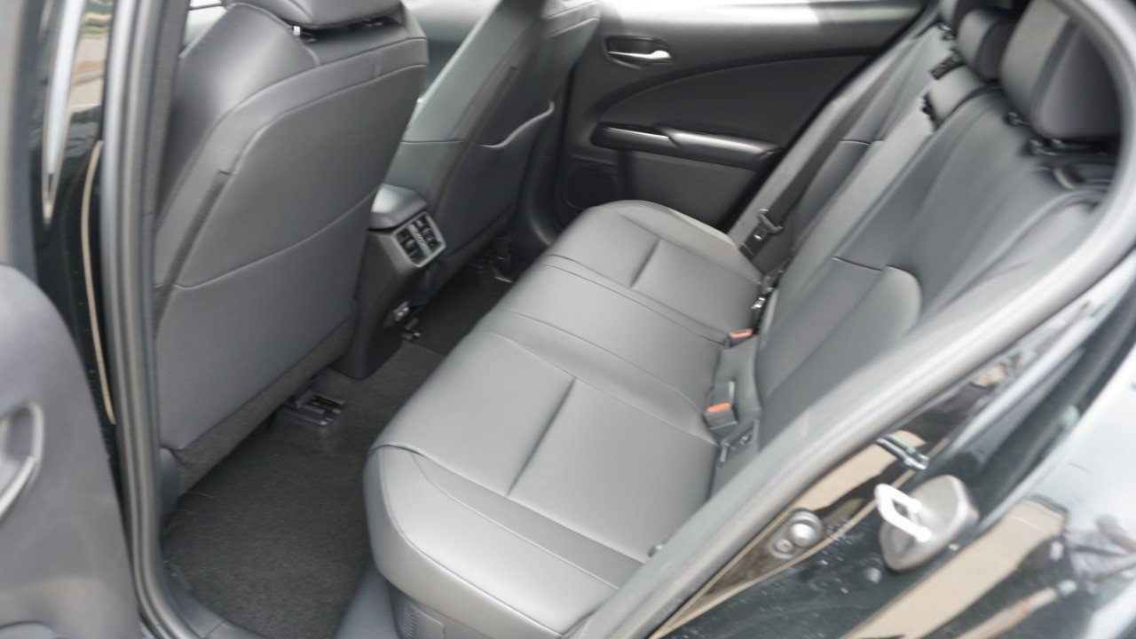 Certified 2026 Lexus UX 300h FWD w/ Accessory Package (2T) image 29