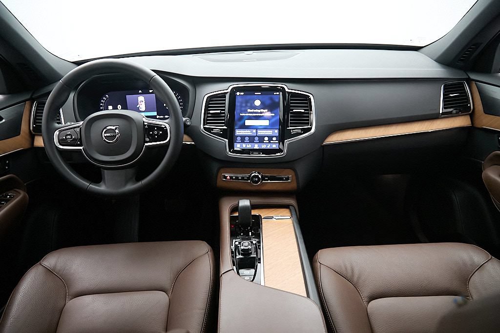 Certified 2023 Volvo XC90 B6 Plus w/ Protection Package Premier AWD/4WD image 22