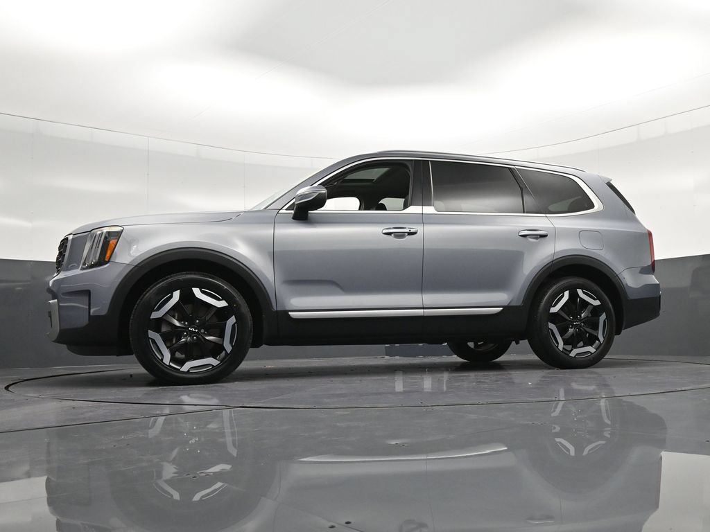 Used 2024 Kia Telluride S w/ S Sunroof Package FWD image 33