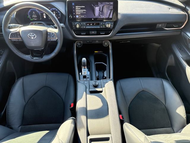 Used 2025 Toyota Grand Highlander AWD Hybrid image 12
