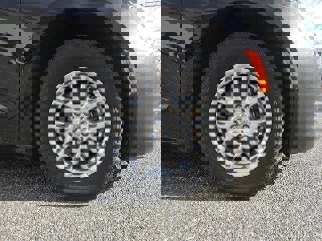 Used 2024 Chrysler Voyager LX image 16