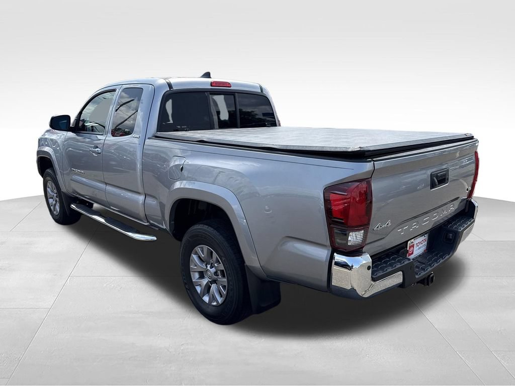 Used 2018 Toyota Tacoma SR5 AWD/4WD image 5
