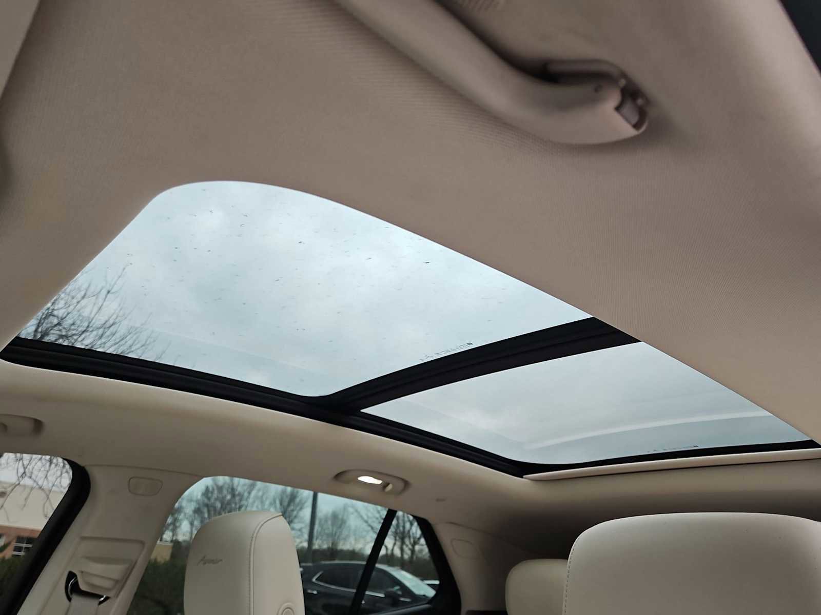 Used 2021 Buick Envision Avenir w/ Technology Package II image 18