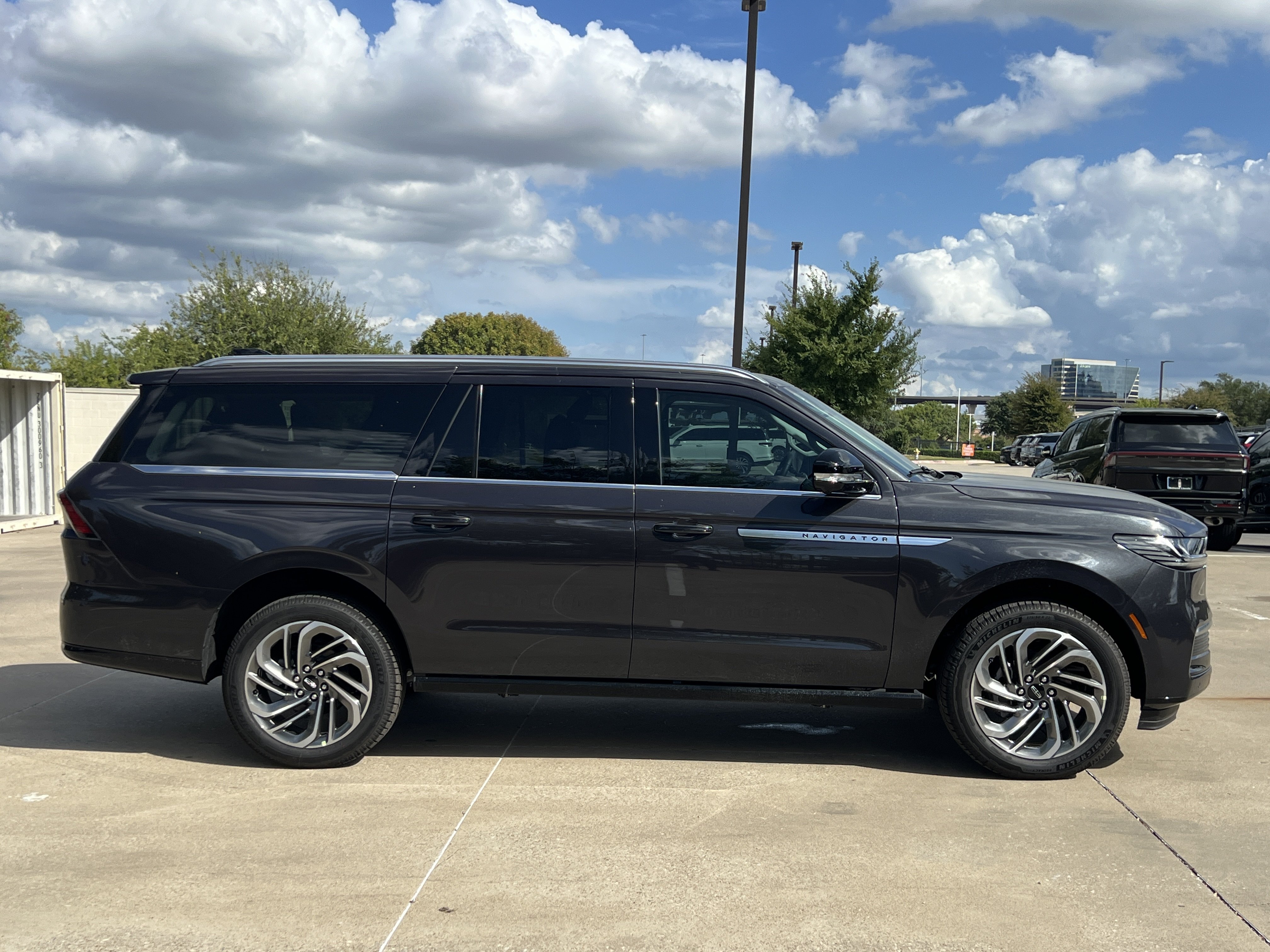 New 2027 Lincoln Navigator L Reserve AWD/4WD image 10